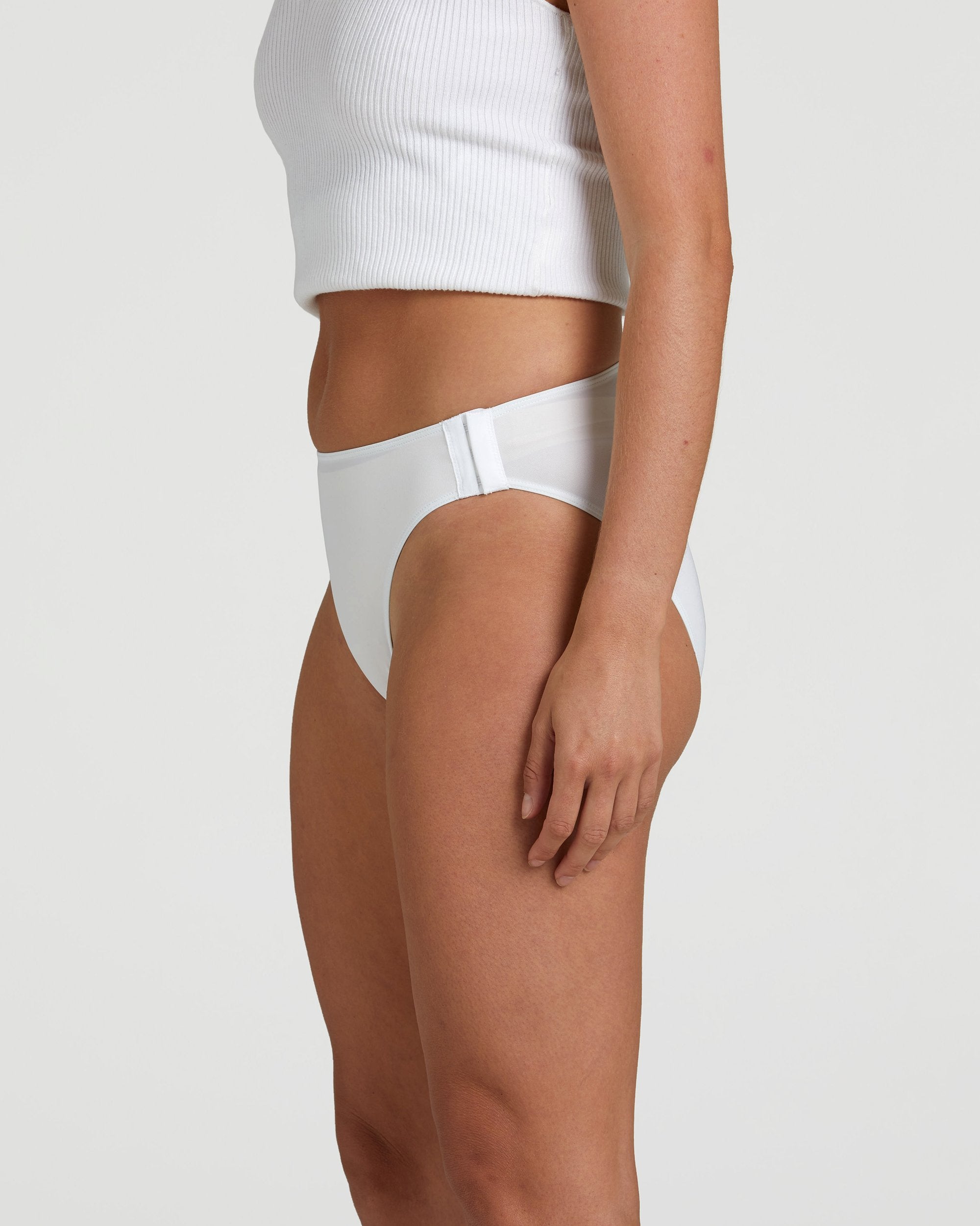 https://cdn.shopify.com/s/files/1/0249/6141/7252/files/Slick_Chicks_Panty-3-fade.mp4?4711